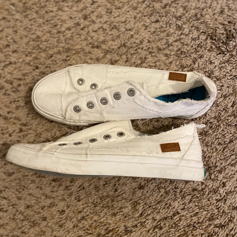 Womens white blowfish sneaker